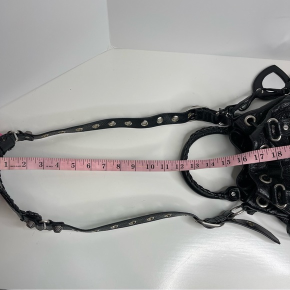 BALENCIAGA Le Cagole crinkled-leather bucket bag Small - Picture 14 of 14